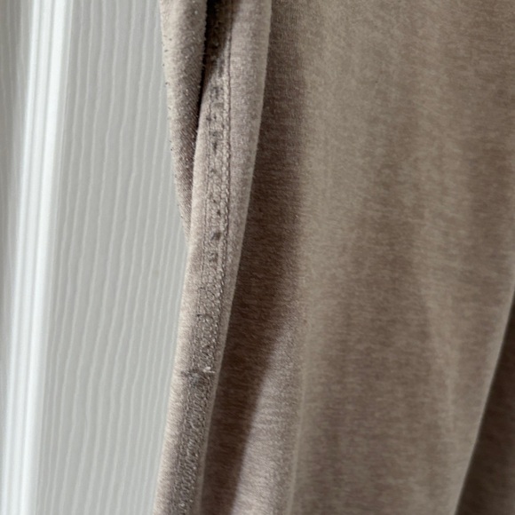 Vuori Women’s Boyfriend Joggers - Picture 7 of 15